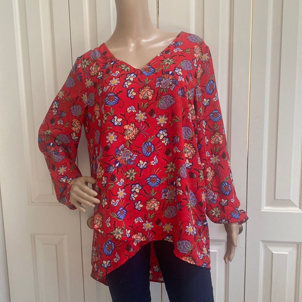 NWT Chelsea & Theodore Womens L Red Floral Print Blouse. Long sleeve. scoop - Picture 2 of 11